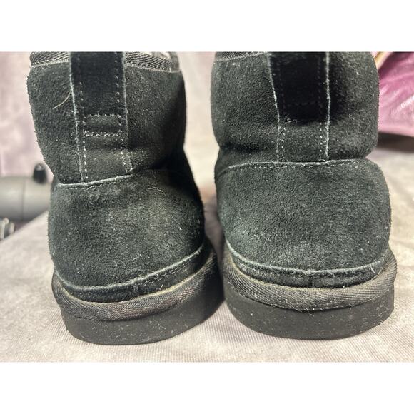 UGG Neumel Chukka Boots Men’s Size 10 Black Suede Shearling Lined Lace Up main image 4